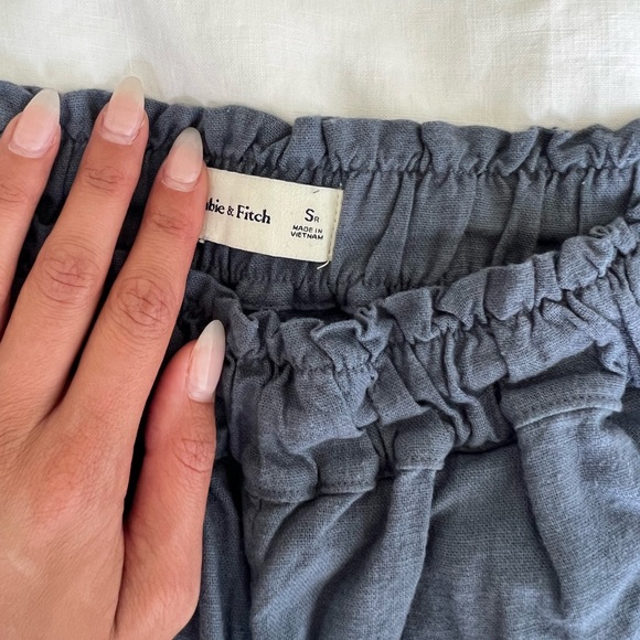 EUC Abercrombie & Fitch blue linen pants - Picture 3 of 3